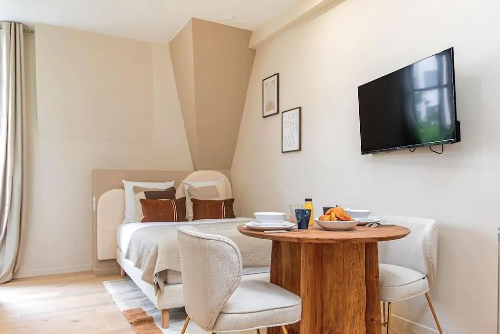 Apartment Studio Quartier Wagram Pereire Paris France